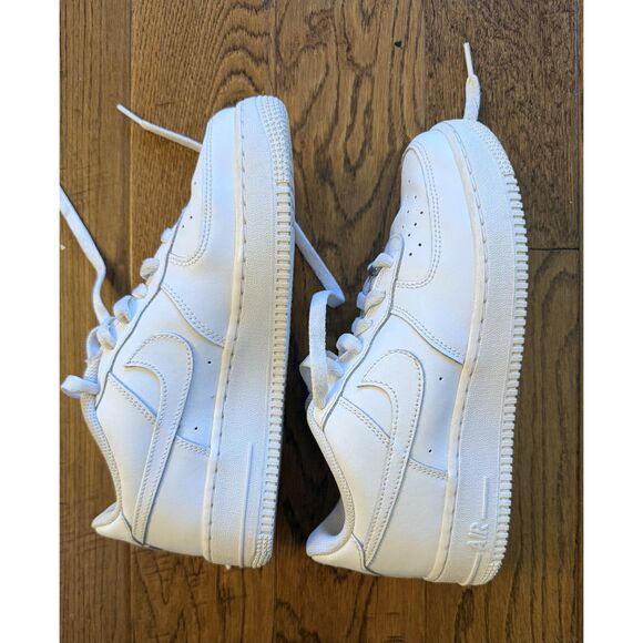 Nike Air Force 1 Low Triple White Leather Shoes 6.5Y Excellent clean condition - Picture 4 of 6